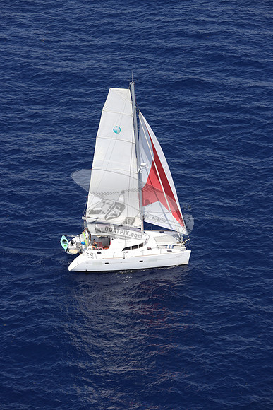 CHAMPAGNE MOMENT.SAIL38.36