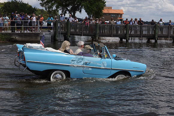 ABOAT2.BLUE.AMPHICAR.04