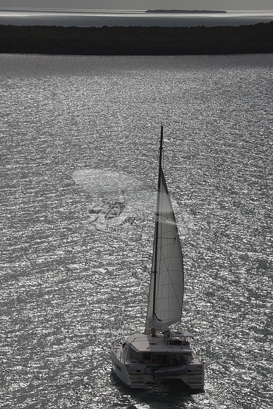 00000.blue moon.48 foot. 18