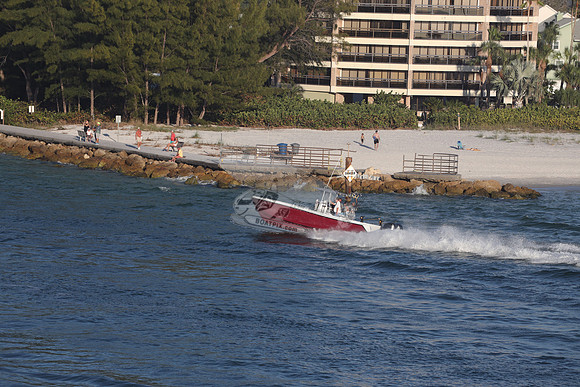 6786kn.red hull.3488