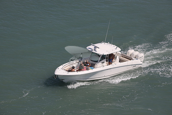best whaler.350 Outrage.03
