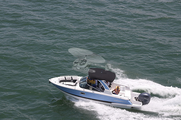 chaparral.blue.bowrider.10
