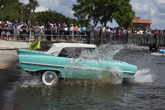 AMPHII.GREEN.WHITE TOP.AMPHICAR.28