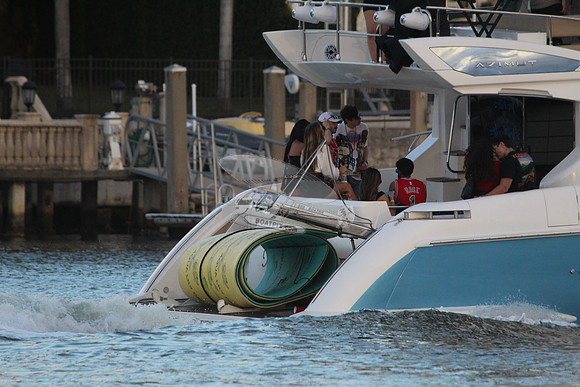 AZIMUT53.BLUE.YELLOW MAT.107