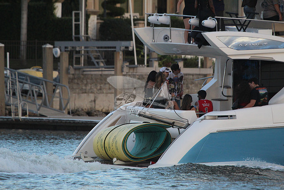 AZIMUT53.BLUE.YELLOW MAT.108