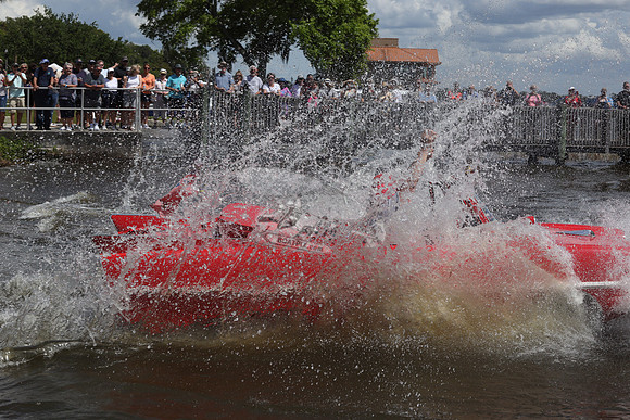2H1501.AMPHICAR.RED.12
