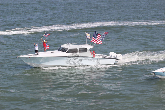 Cabin Boat.4 merc.2