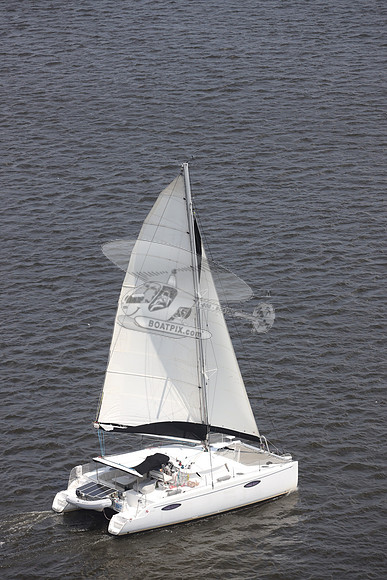00000.CATAMARAN.098