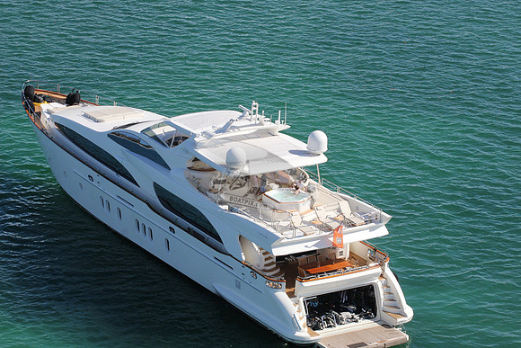 Azimut.red foreign flag.30