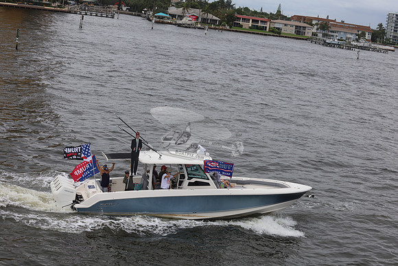 BOSTON WHALER.BLUE.2405