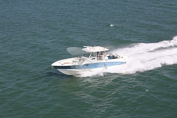 boston whaler.370 outrage.2339