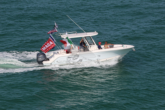 Andiamo.robalo r272.4