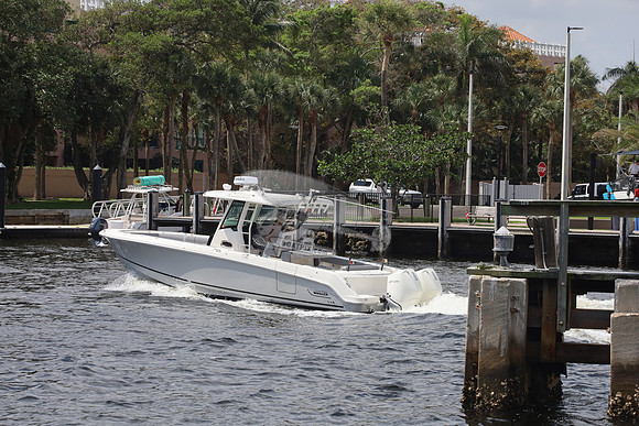 BOSTON WHALER33.4