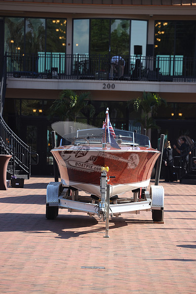 CHRIS CRAFT.BLUE WHITE FLAG.TRAILER.2