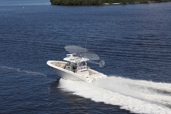 boston whaler.350 outrage.3 merc.08