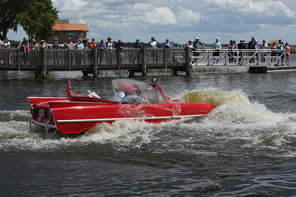 2H1501.AMPHICAR.RED.05