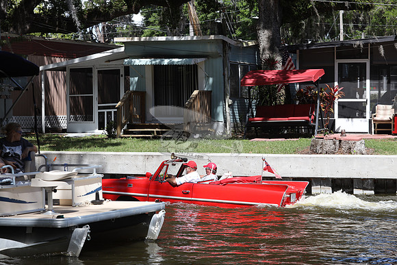 2H1501.AMPHICAR.RED.21