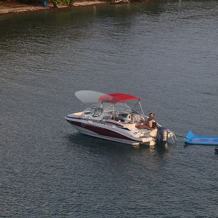 CROWNLINE.RED.FL..05