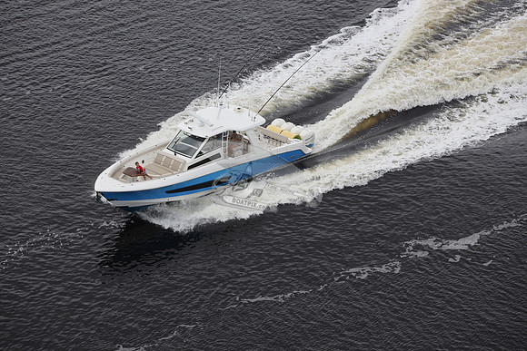BOSTON WHALER.BLUE HULL.08