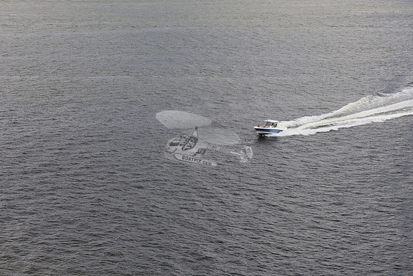Boston whaler.outrage.1