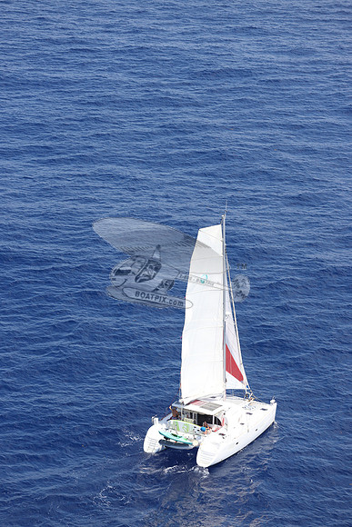 CHAMPAGNE MOMENT.SAIL38.24