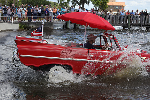 CL6607GF.IMABOAT.RED AMPHICAR.0102