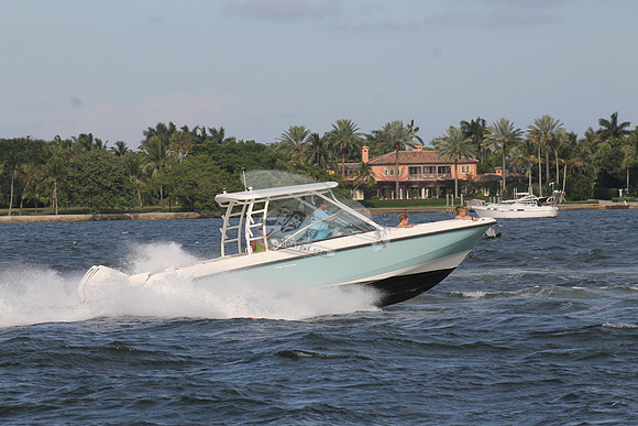 BOSTONWHALER27.LT BLUE.04