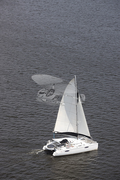 00000.CATAMARAN.095