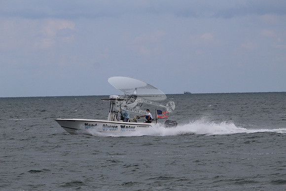 FL3131MJ.HEADS ABOVE WATER.09