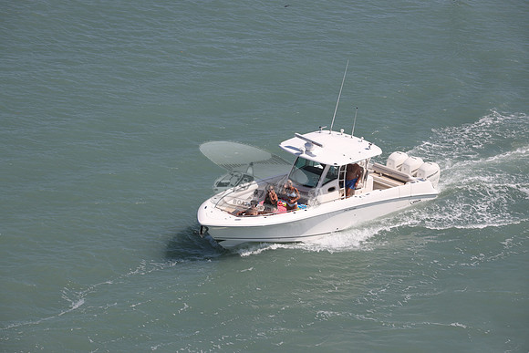 best whaler.350 Outrage.01