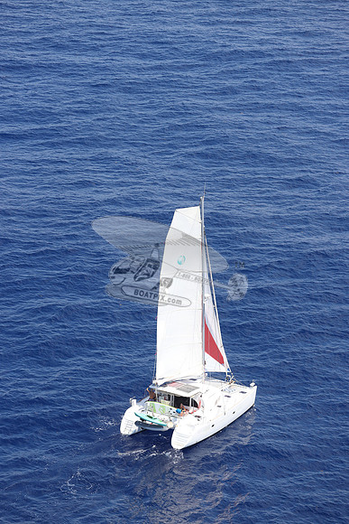 CHAMPAGNE MOMENT.SAIL38.25
