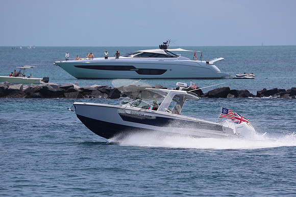 AVIANA BOAT.4