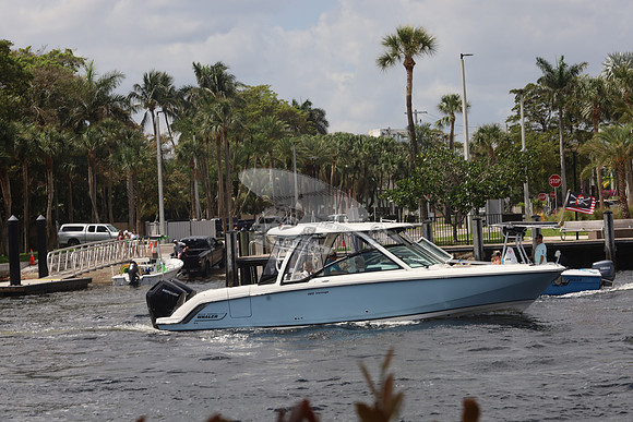 BOSTON WHALER32.BLUE.2