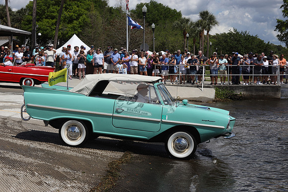 AMPHII.GREEN.WHITE TOP.AMPHICAR.27