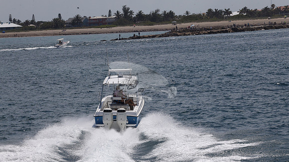 DOUBLE TROUBLE.VERO BCH FL.WHITEWTR.05