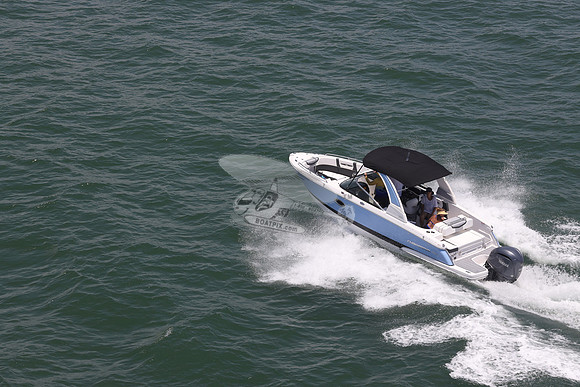 chaparral.blue.bowrider.06