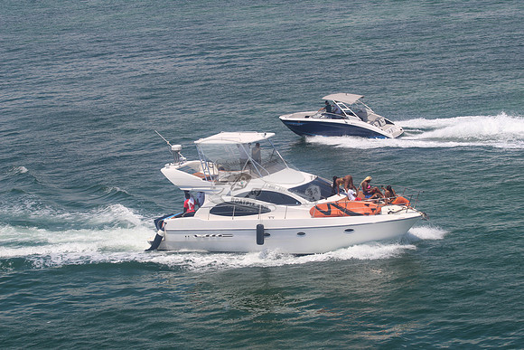 AZIMUT.WHITE.410