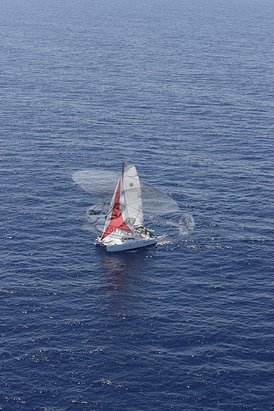CHAMPAGNE MOMENT.SAIL38.02
