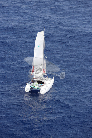 CHAMPAGNE MOMENT.SAIL38.22
