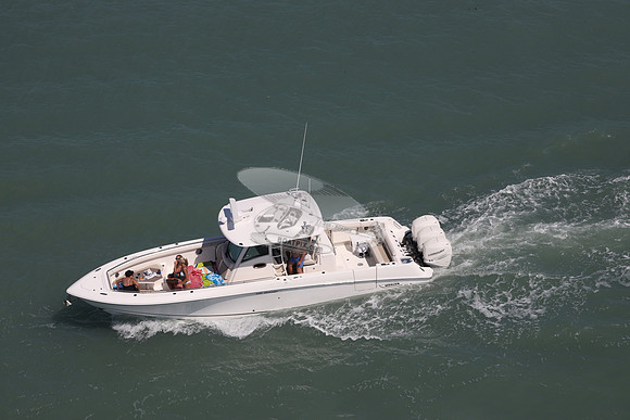 best whaler.350 Outrage.10