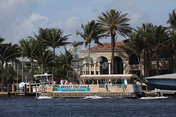 BREEZYTIKI CHARTERS.8848