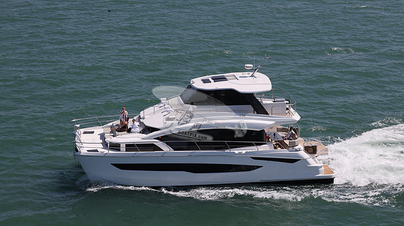 AQUILA YACHT.30