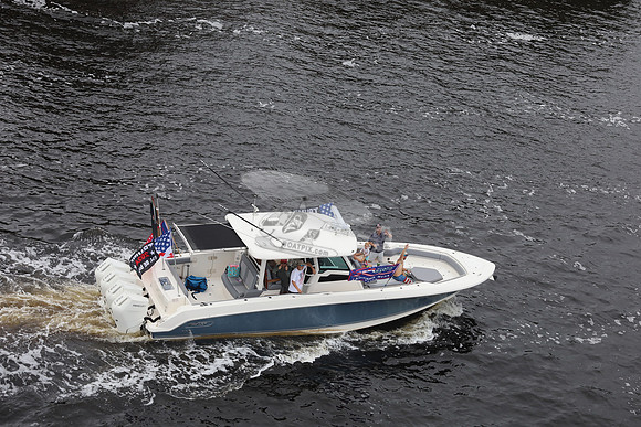 BOSTON WHALER.BLUE.13