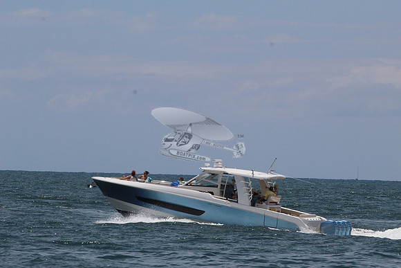 BOSTON WHALER42.FTL.09