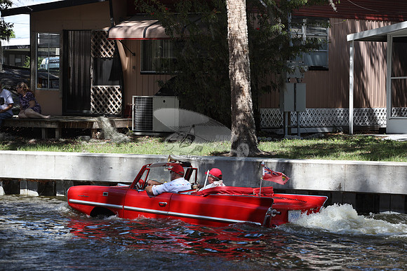 2H1501.AMPHICAR.RED.22
