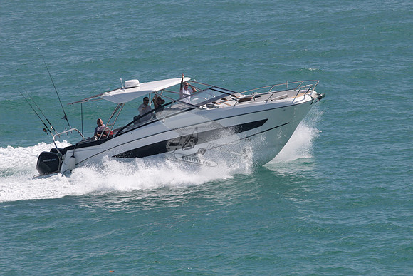 beneteau.flyer.10.2 merc.02