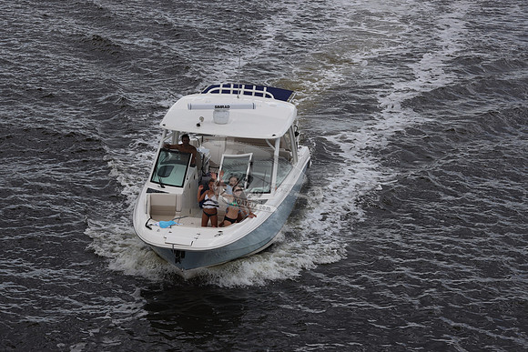 BOSTON WHALER.2 MERC.0485