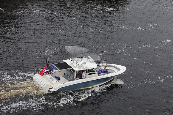 BOSTON WHALER.BLUE.12