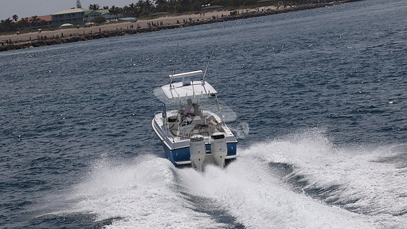 DOUBLE TROUBLE.VERO BCH FL.WHITEWTR.10