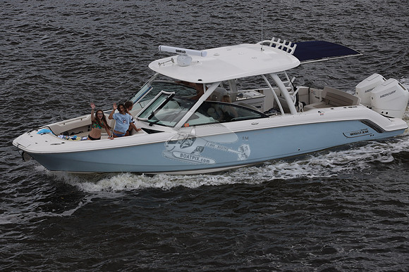 BOSTON WHALER.2 MERC.0483